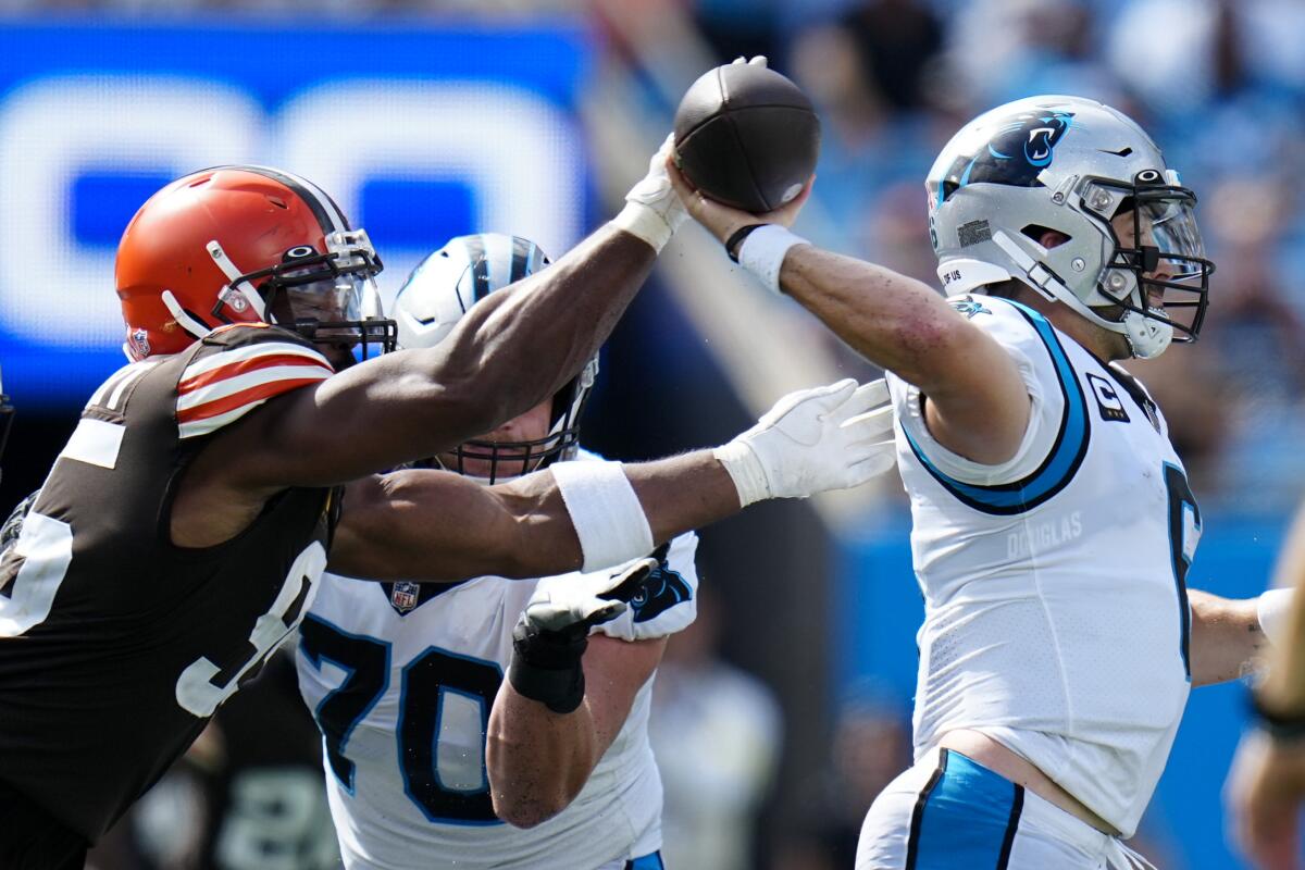 No rush: Browns' Garrett not eyeing sacks record, only Jets - The