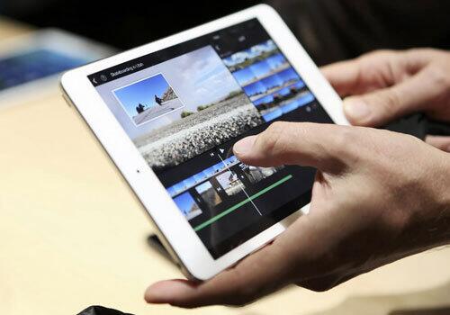 A journalist tries out the iPad Mini with Retina display and the 67-bit A7 chip borrowed from the newest iPhone.