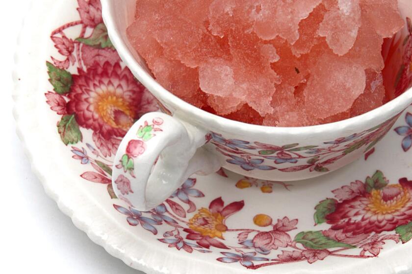 085388.FO.0804.food.01.cc two days of studio shoots for food seccions.. Plum tea ice.
