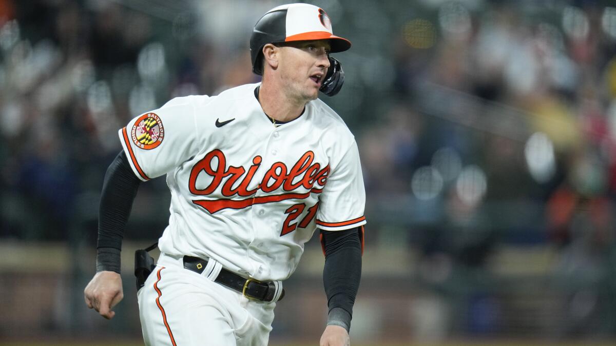 Orioles rally to top Red Sox 5-4 for 7th straight win - The San Diego  Union-Tribune