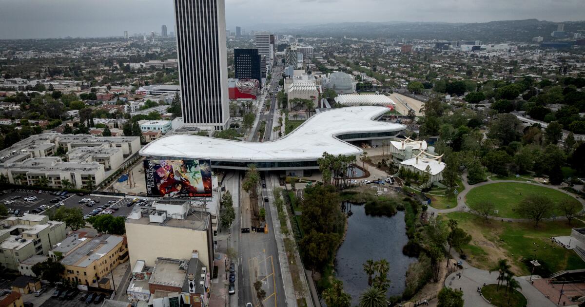 Alles wat u moet weten over David Geffen Gallery nu de nieuwe LACMA arriveert