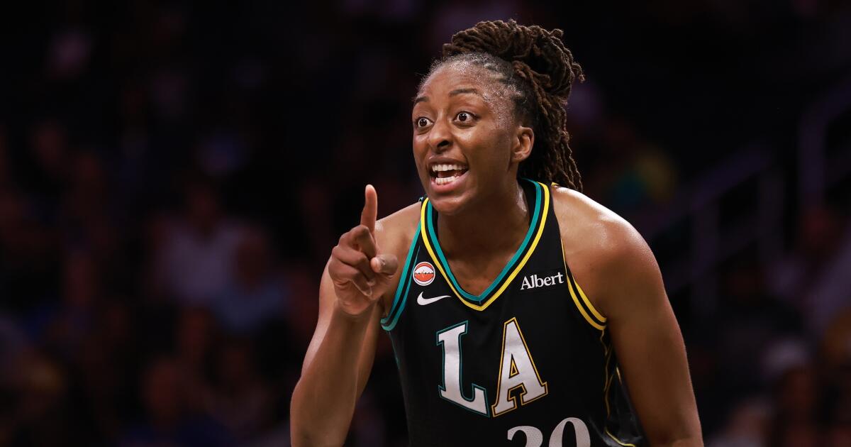 Το double-double της Nneka Ogwumike φέρνει τους Sparks στη νίκη επί του Sky