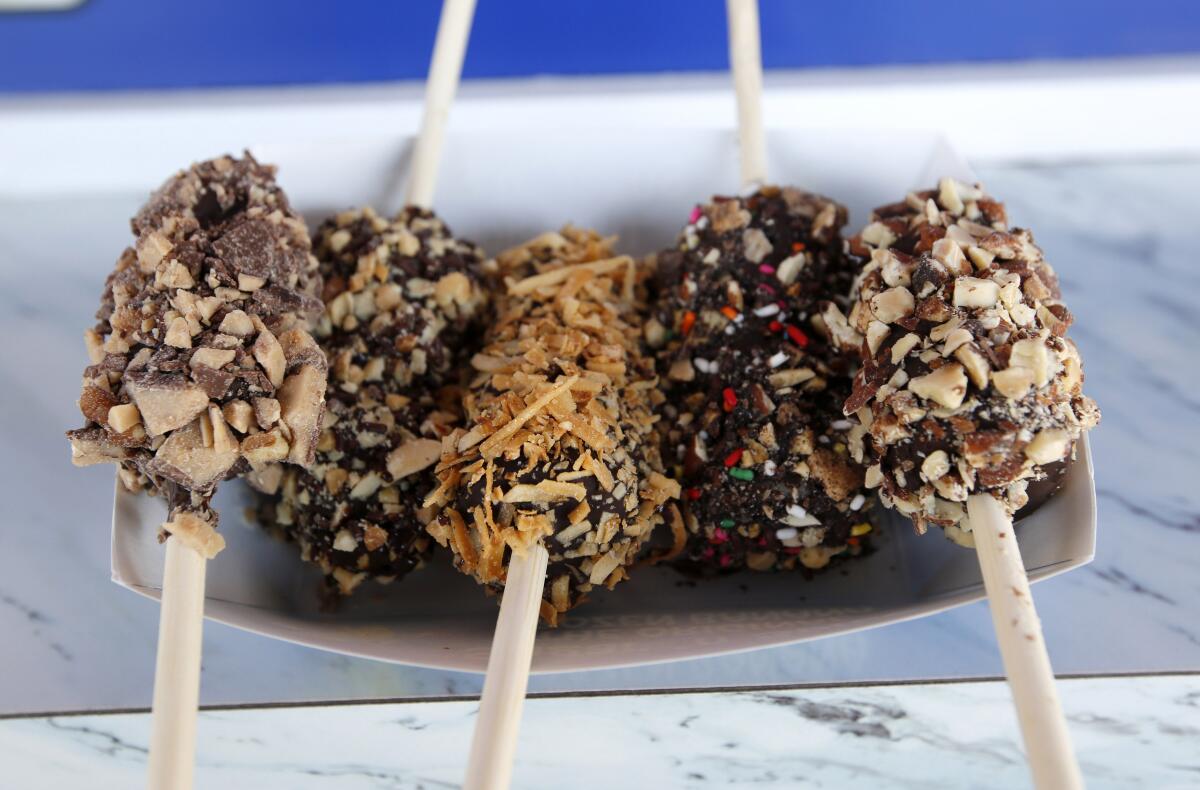 Sugar 'n Spice offers two types of banana flights, both include five banana pops.