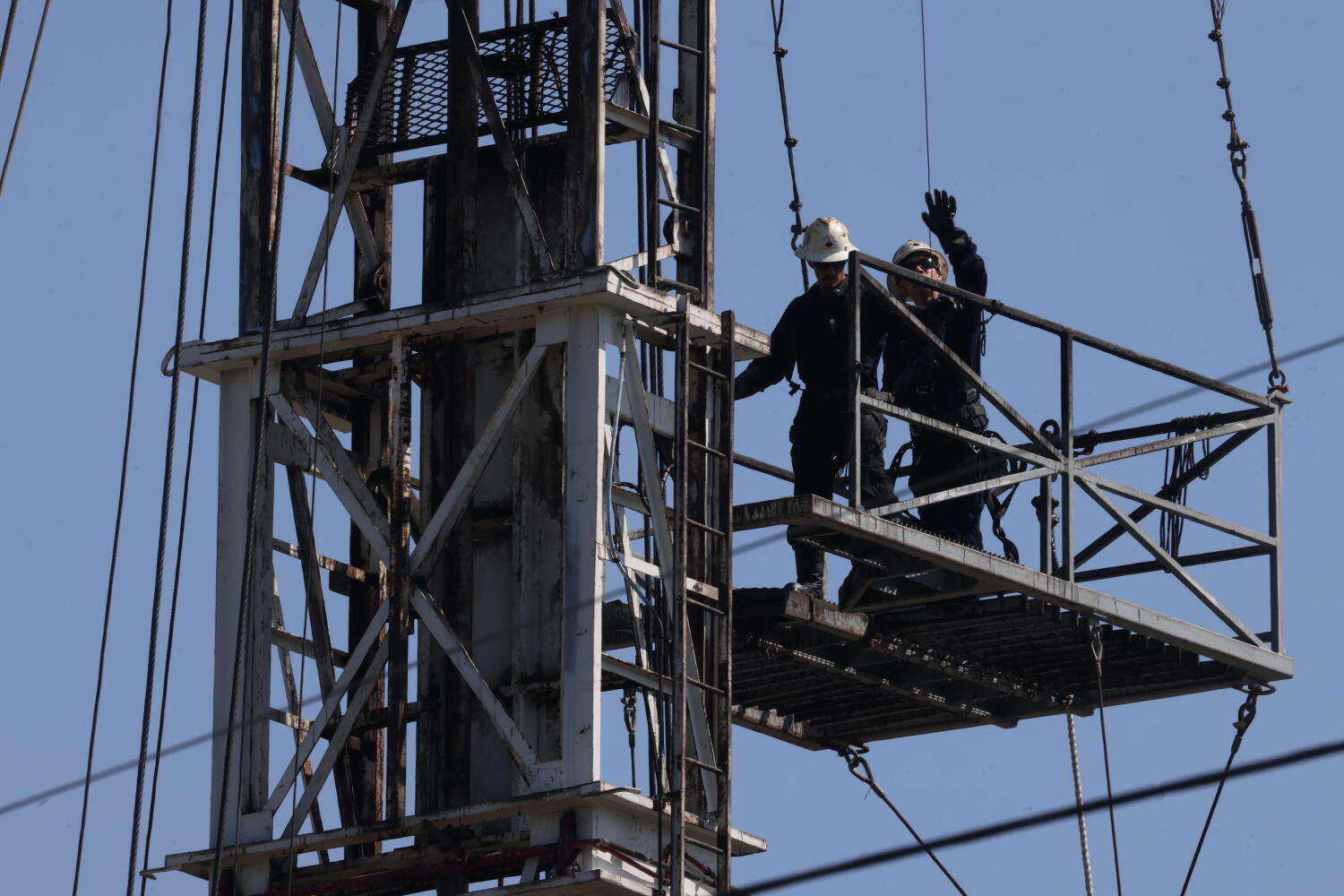 L.A. considers the rare closure of an active oil site in Jefferson Park