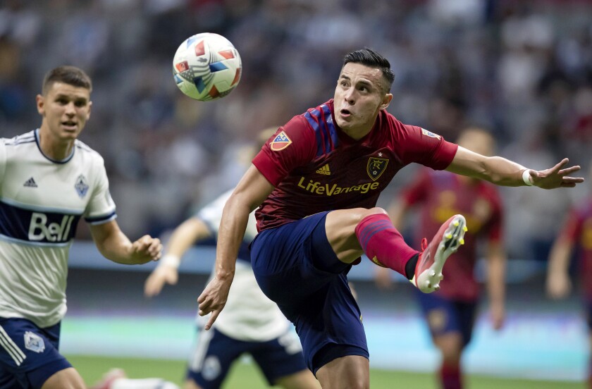 ARCHIVO - Rubio Rubín del Real Salt Lake durante un partido contra Vancouver Whitecaps en la MLS,