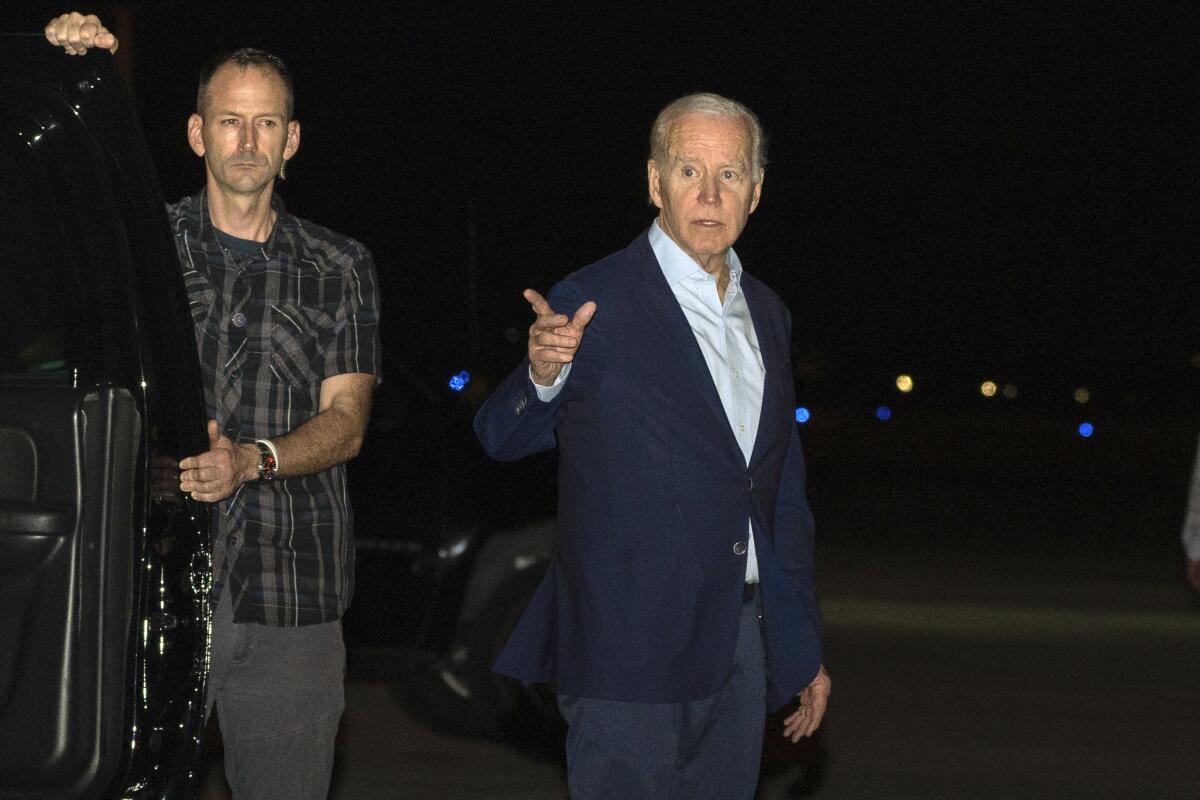 El presidente Joe Biden llega al aeropuerto Henry E. Rohlsen, en St. Croix, en Islas Vírgenes Estadounidenses