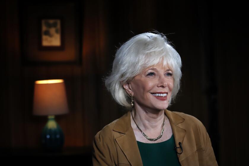 NEW YORK, N.Y. -- THURSDAY, SEPTEMBER 12, 2019 -- "60 Minutes" correspondent Lesley Stahl chats with colleagues on a set before filming part of a piece. "60 Minutes" is broadcast on the CBS network and has been airing since 1968. ( Rick Loomis / for the Los Angeles Times ) Assignment ID: 3073944