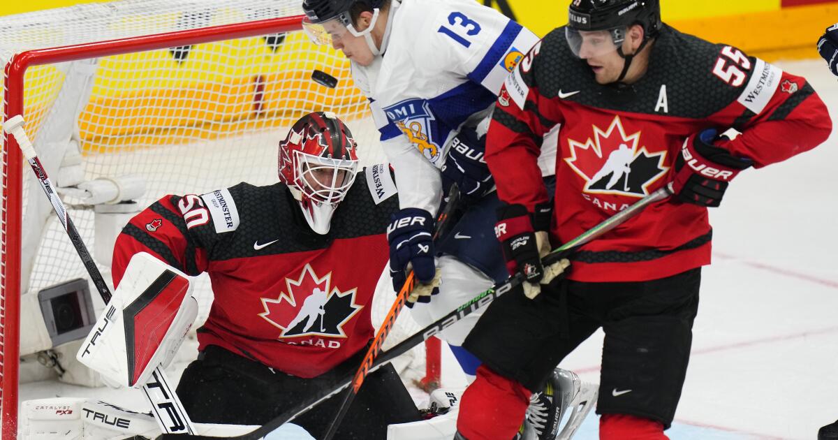 Pasaules vīriešu hokeja čempionātā Kanāda uzvar Somiju, Zviedrija uzvar Latviju, bet Šveice uzvar Dāniju