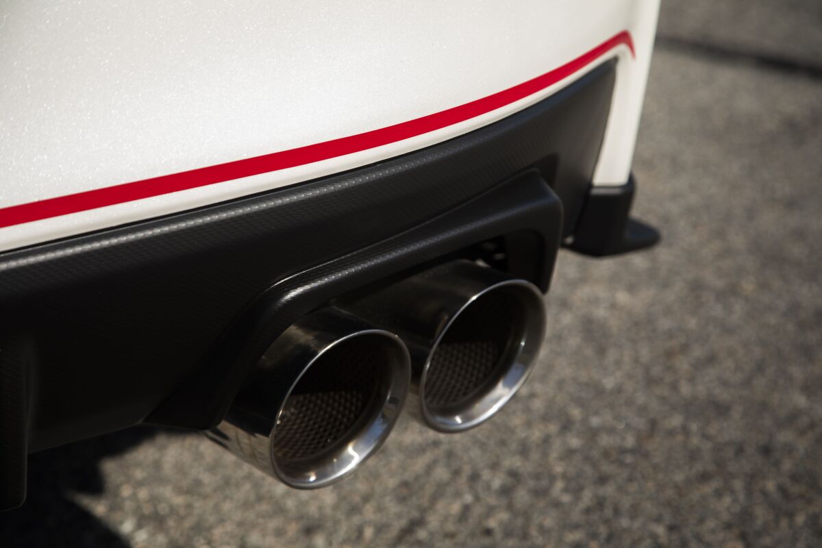 High-performance mufflers with 4-inch hand-polished stainless-steel exhaust tips provide 17 percent less airflow resistance.