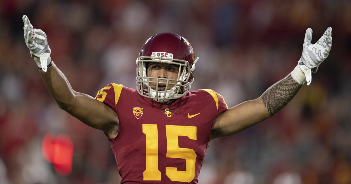 USC safety Talanoa Hufanga leaves victory with injury