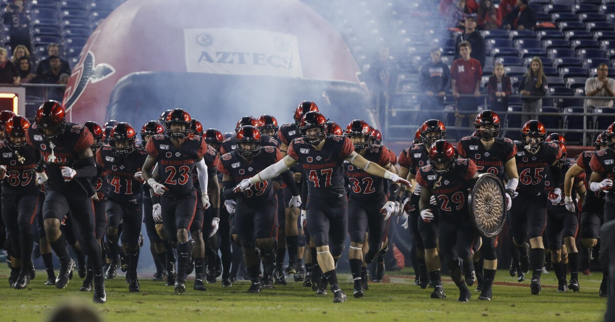 Aztecs Football Notebook Hawaii Game Will Be Shown On Facebook
