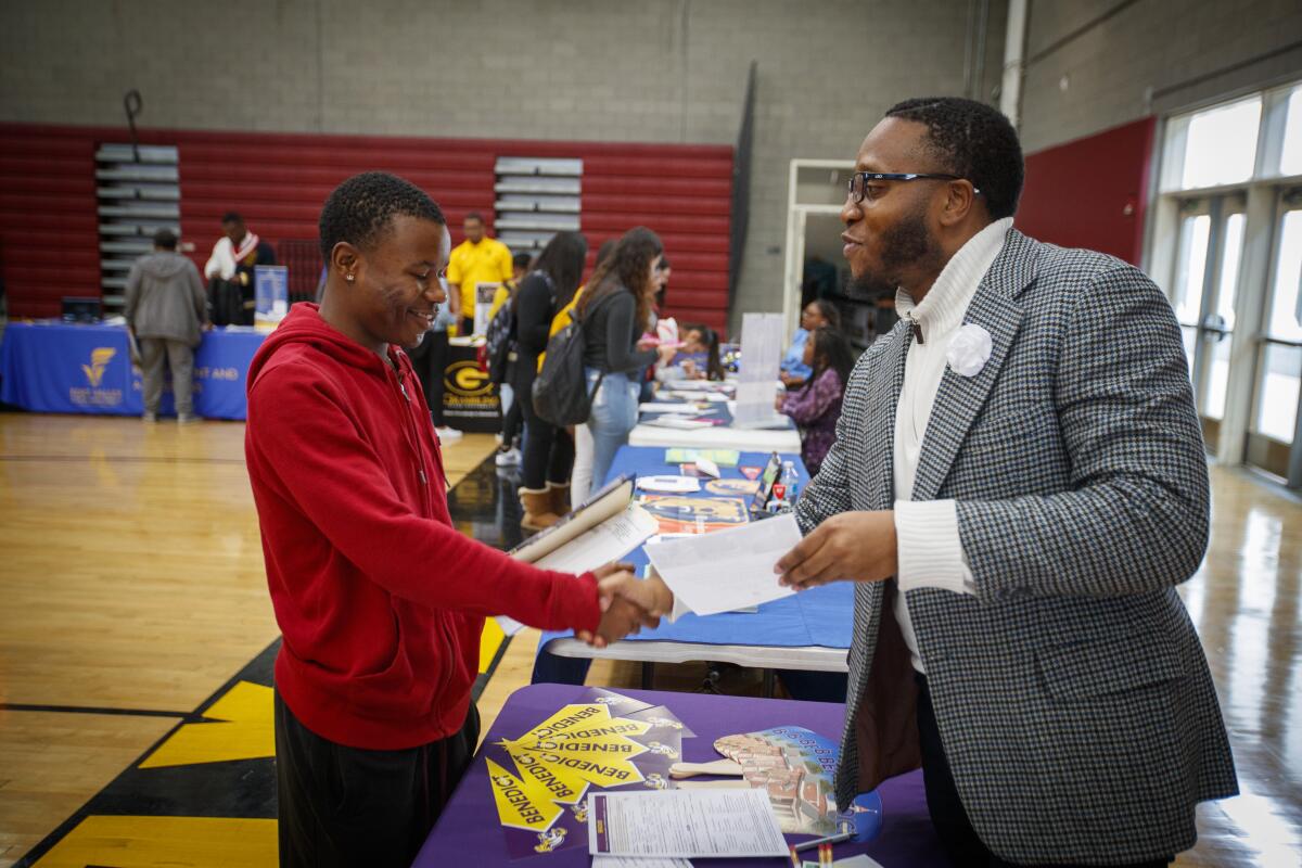 Quen-Taylor Brown offers  Johnathon Vincson, 18, a scholarship of $57,120.