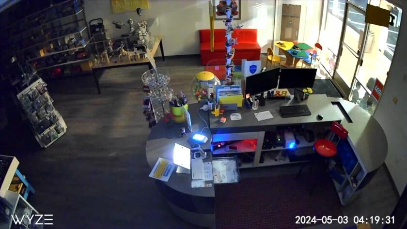 Thieves grab more than $100,000 in Lego from California stores - Los ...