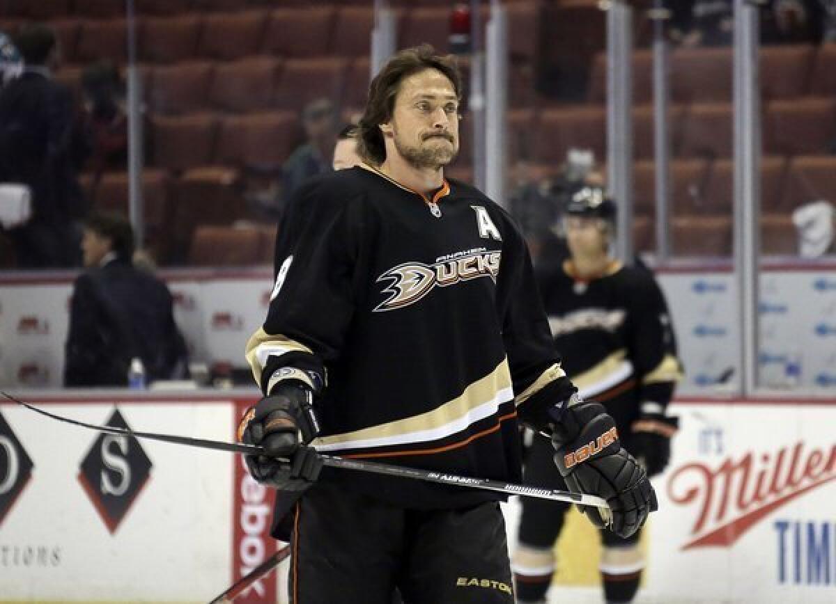 Ducks right wing Teemu Selanne has scored 671 career goals but none in the last five games.