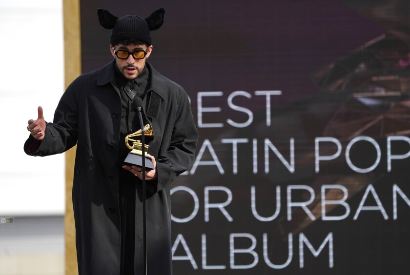 Bad Bunny recibe el premio a mejor álbum pop o urbano por “YHLQMDLG" 