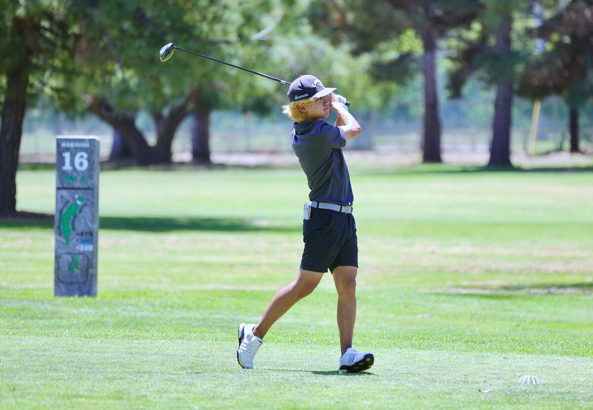 Joseph Wong de Granada Hills Hills en un título individual inft.