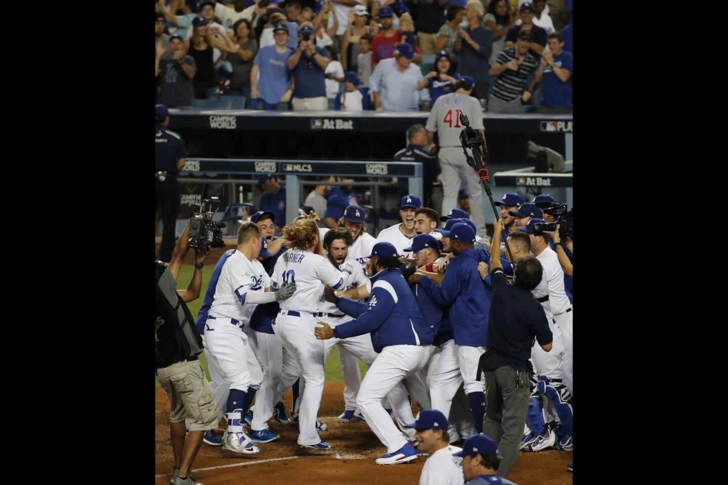 Dodgers' Justin Turner Delivers a Walk-Off Homer to Topple Cubs - The New  York Times