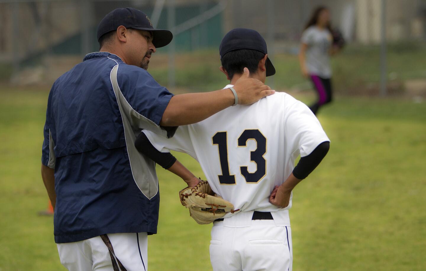 Robert Galvan, Mike Morales