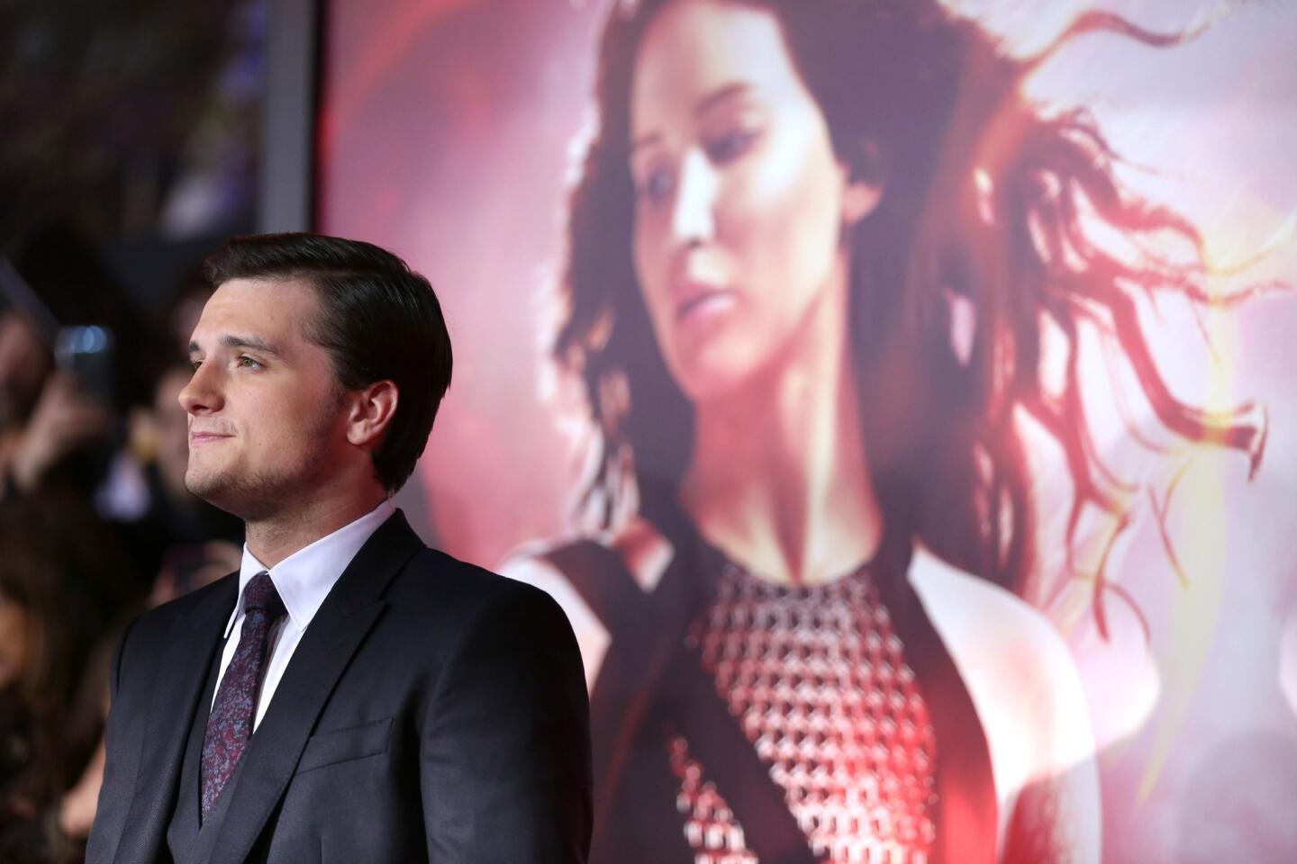 The 'Hunger Games: Catching Fire' Premiere Is Tonight! Wanna Watch It  Live?!