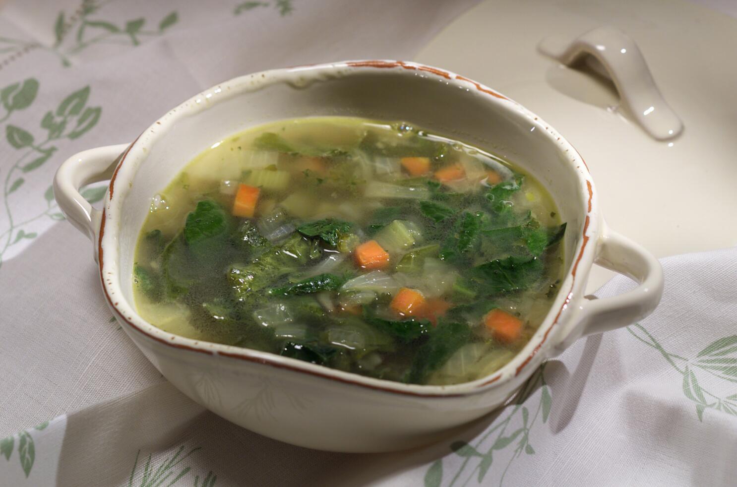 Mustard Greens Soup With Spinach - The Delicious Crescent