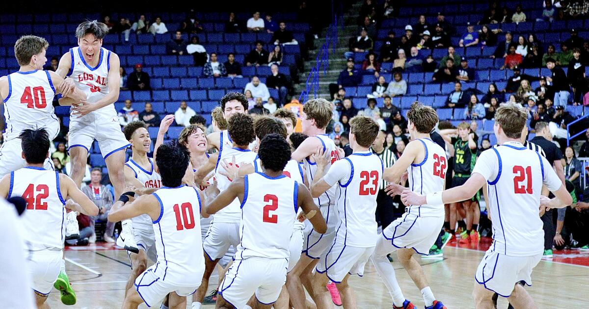 Los Alamitos wins Southern Section Division 1 boys’ basketball title Los Alamitos wins Southern Section Division 1 boys’ basketball title