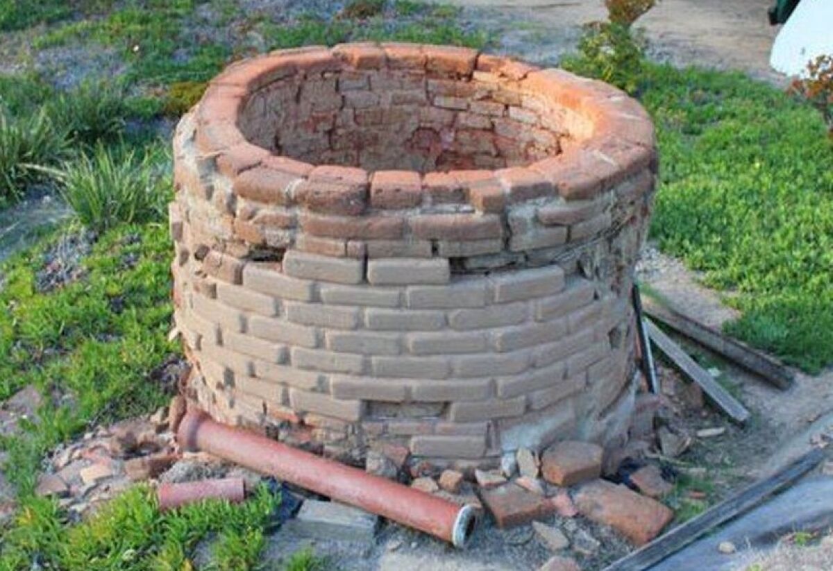 This 2014 photo of the kiln shows its crumbling state.