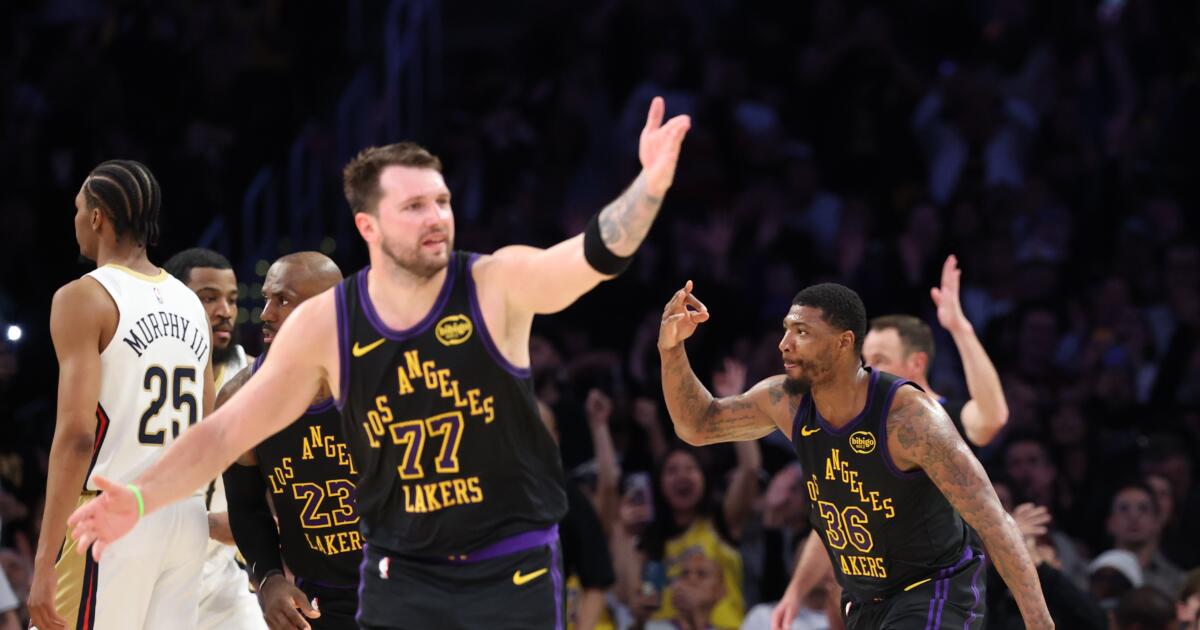 Os Lakers são falsamente interessantes em meio ao escrutínio dos fãs