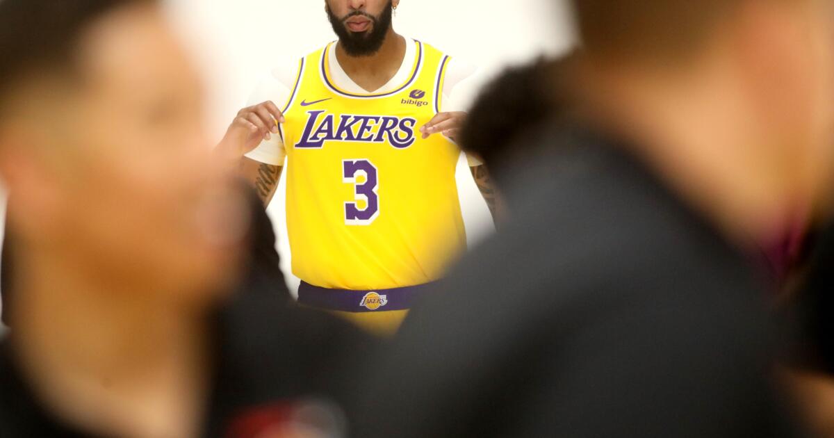 Anthony Davis des Lakers sur son poste : “Je suis un grand homme”