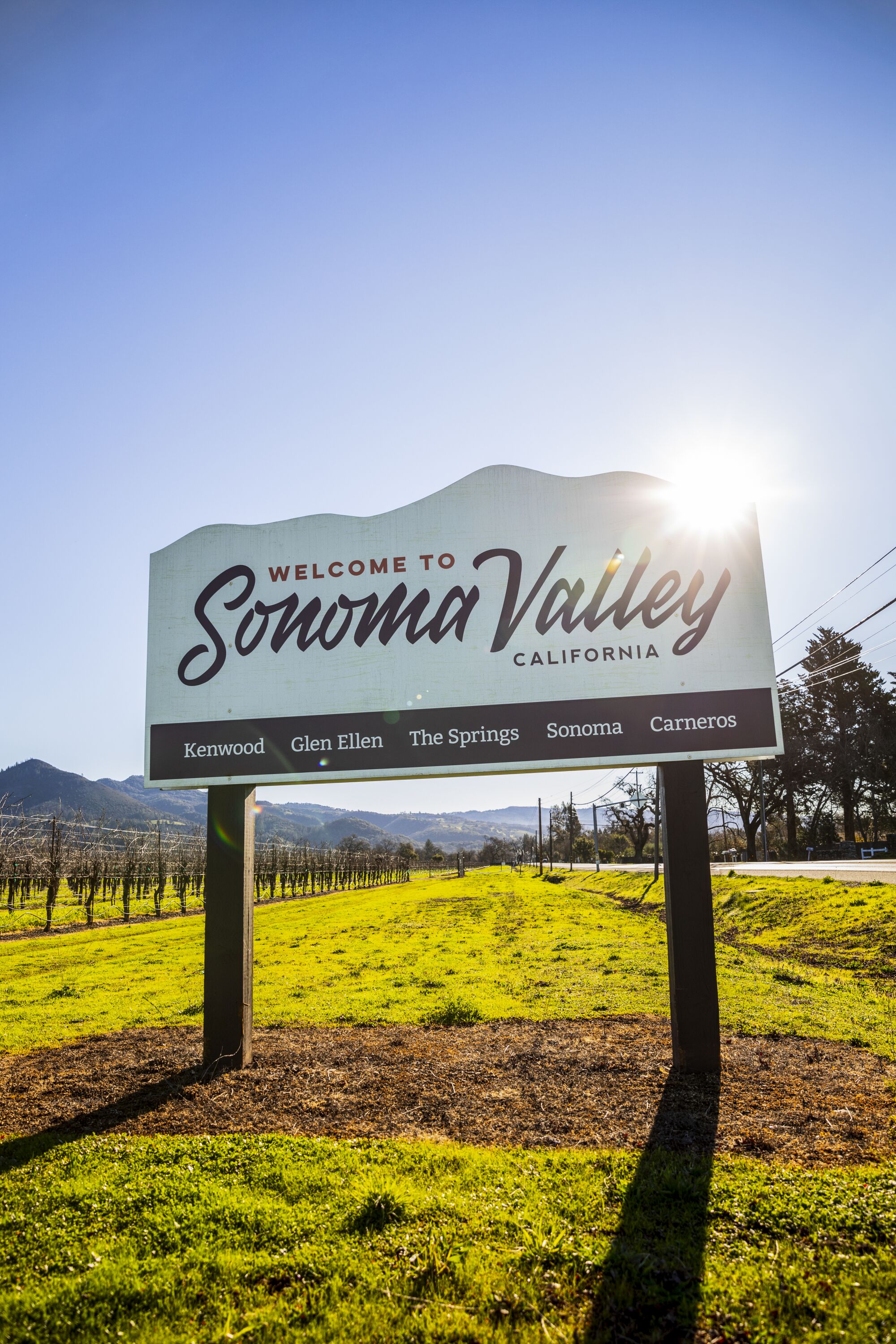 A sign reads "Welcome to Sonoma Valley."