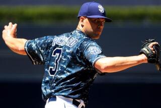 Padres beat D-backs 5-1; Clayton Richard pitches complete game