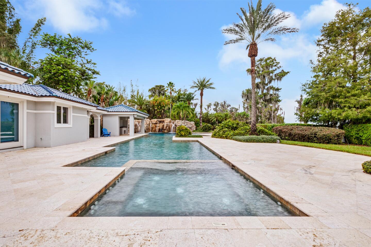Shaq's Florida estate: the pool
