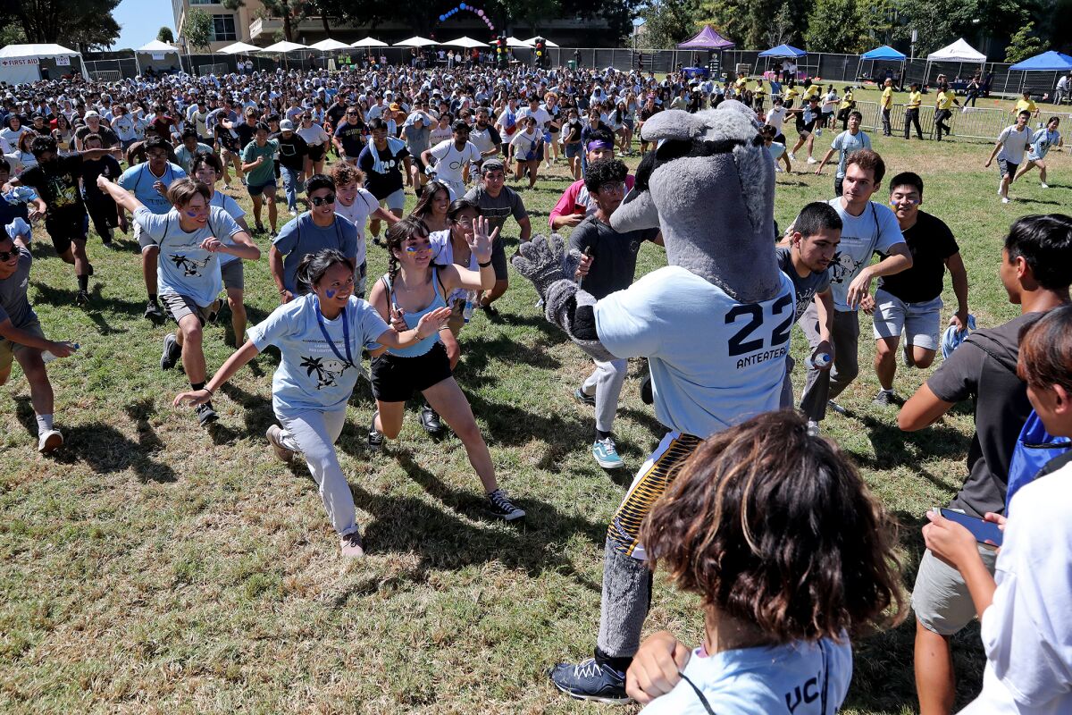 Guinness World Record broken as 1,415 students play red light/green light game from the Squid Game