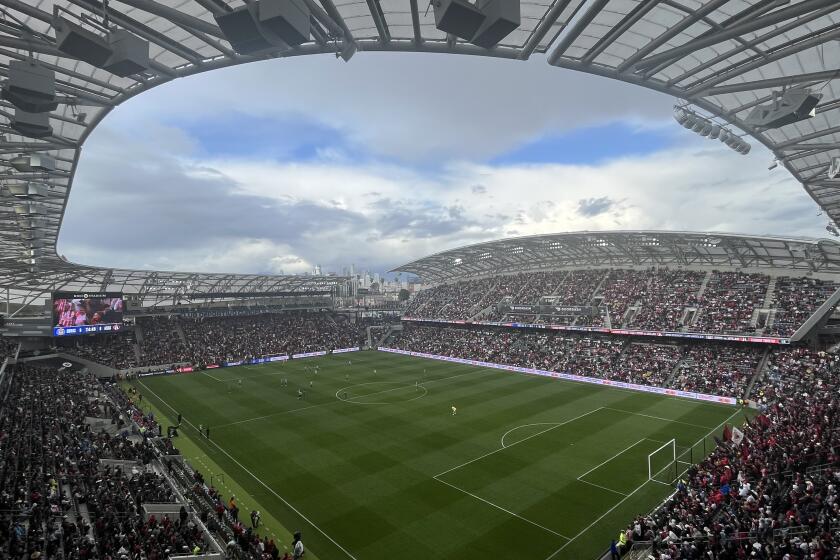 El Chivas vs. Atlas en el BMO Stadium llevó más de 21,000 aficionados, aunque no hubo goles.