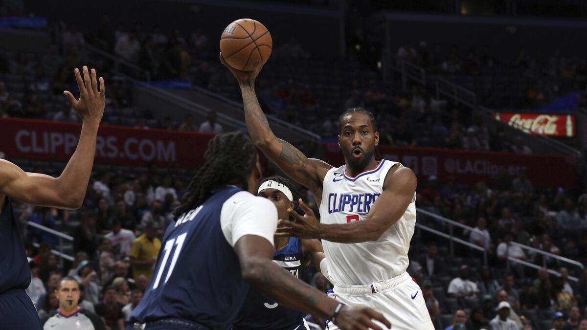 Clippers open another camp with title hopes and concerns - Los