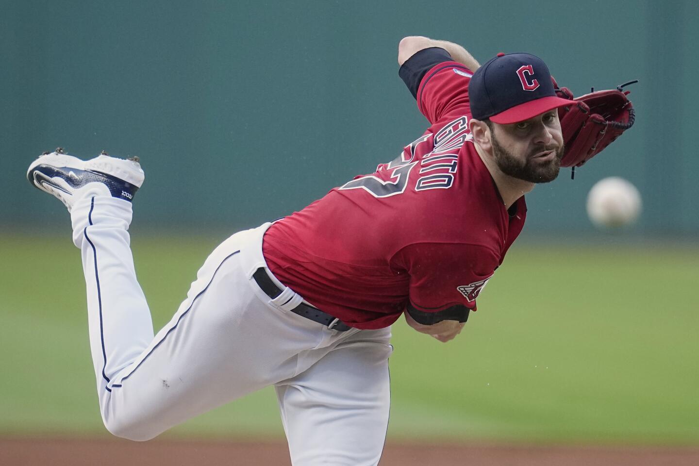 Lucas Giolito back in playoff race for Cleveland Guardians