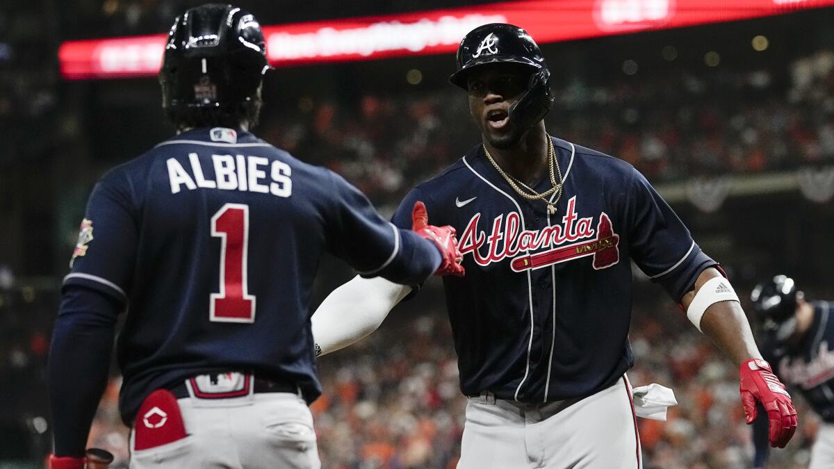 Ozzie Albies exits Braves-Mets game with concerning lower-body injury