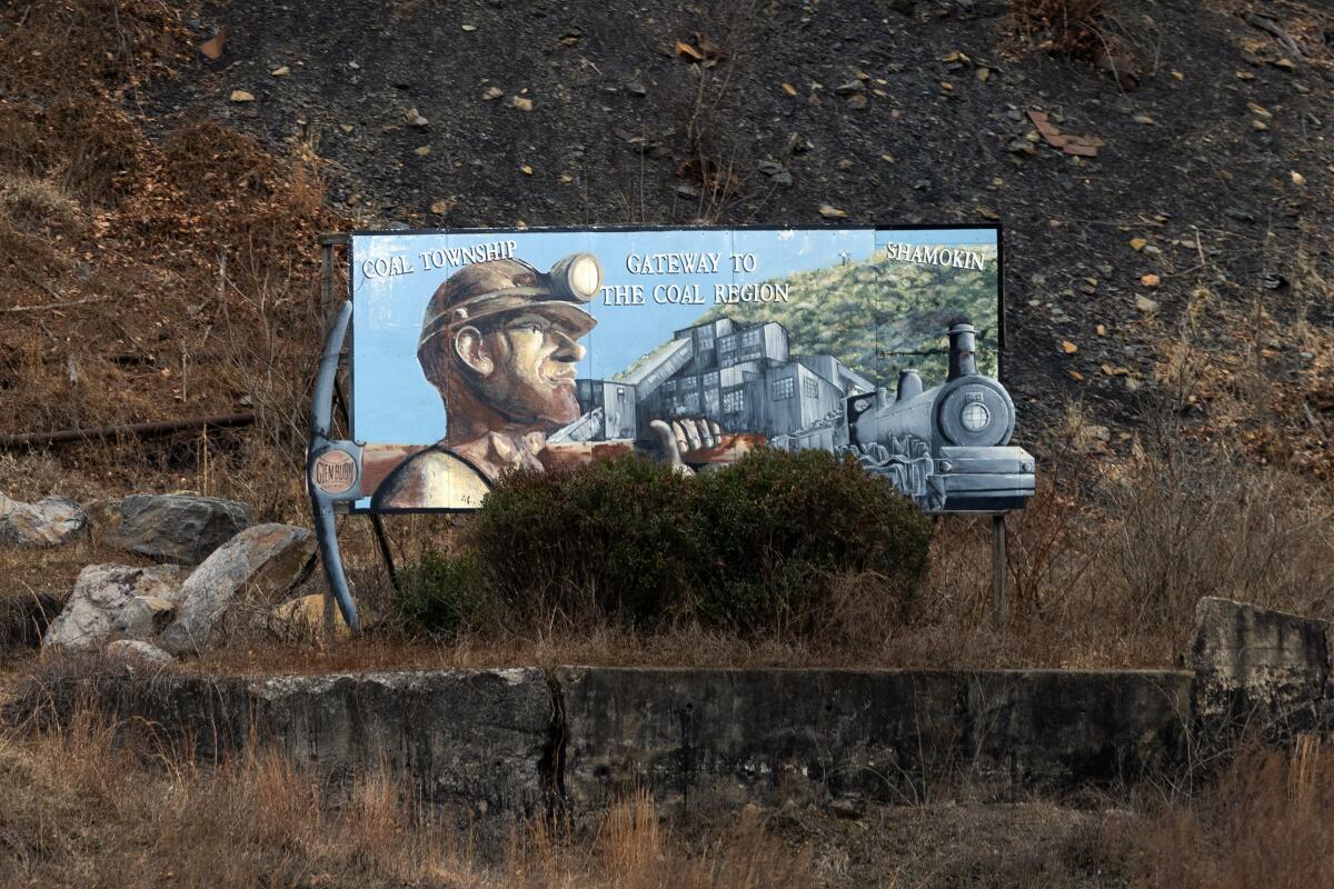 Plang gerbang tambang batu bara Coaltown.