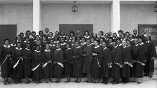 et fotografi af Victory Baptist, Los Angeles, 1964. Harry Adams fremhævede i California African American museums hvor sød lyden: gospelmusik i Los Angeles.