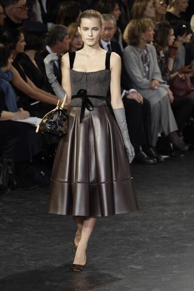 Paris Fashion Week: Louis Vuitton fall 2010 - Los Angeles Times