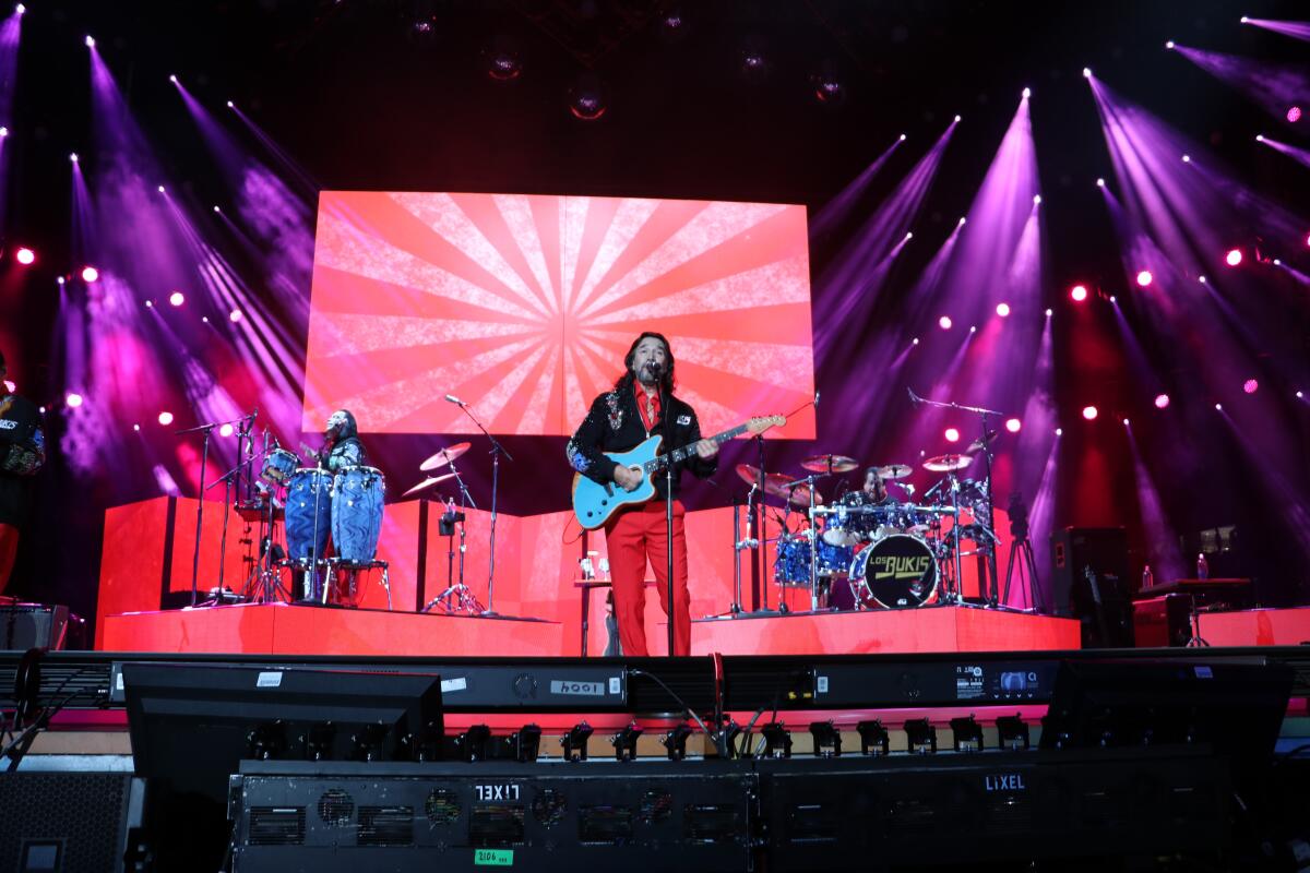 Los Bukis también lanzaron un tema inspirado en el Mundial de Qatar en apoyo a la Selección de México.