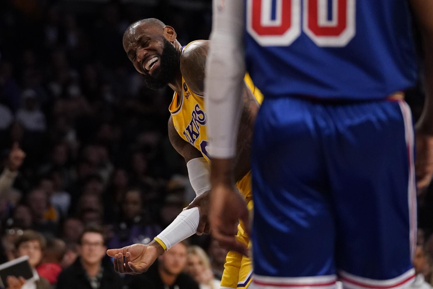 LeBron James' 56 points lead Lakers past Golden State Warriors