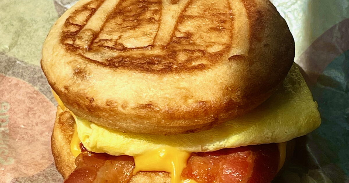 McDonald’s McGriddles vs. the McMuffin. ‘The Bear’ says one is Michelin-star worthy McDonald’s McGriddles vs. the McMuffin. ‘The Bear’ says one is Michelin-star worthy