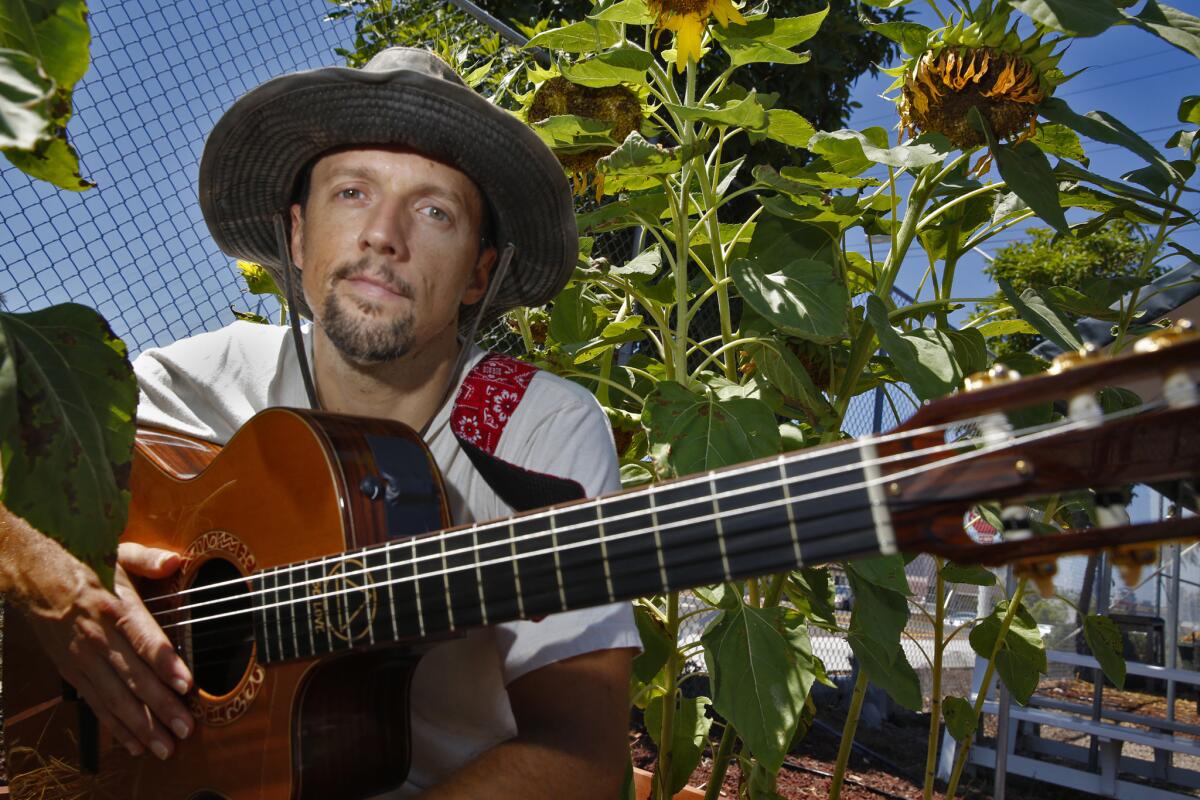 Jason Mraz and his manager have started a campaign: #RetiredAt40.