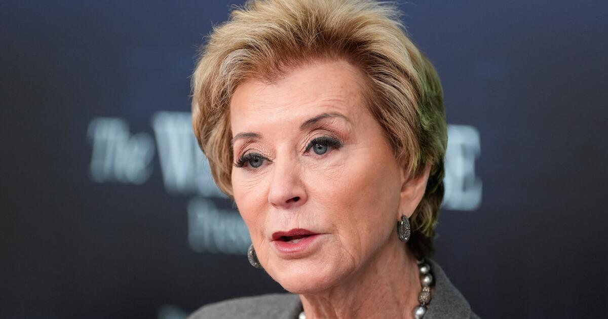 A administração Trump desiste do recurso legal sobre a ameaça antifinanciamento do DEI a escolas e faculdades A administração Trump desiste do recurso legal sobre a ameaça antifinanciamento do DEI a escolas e faculdades