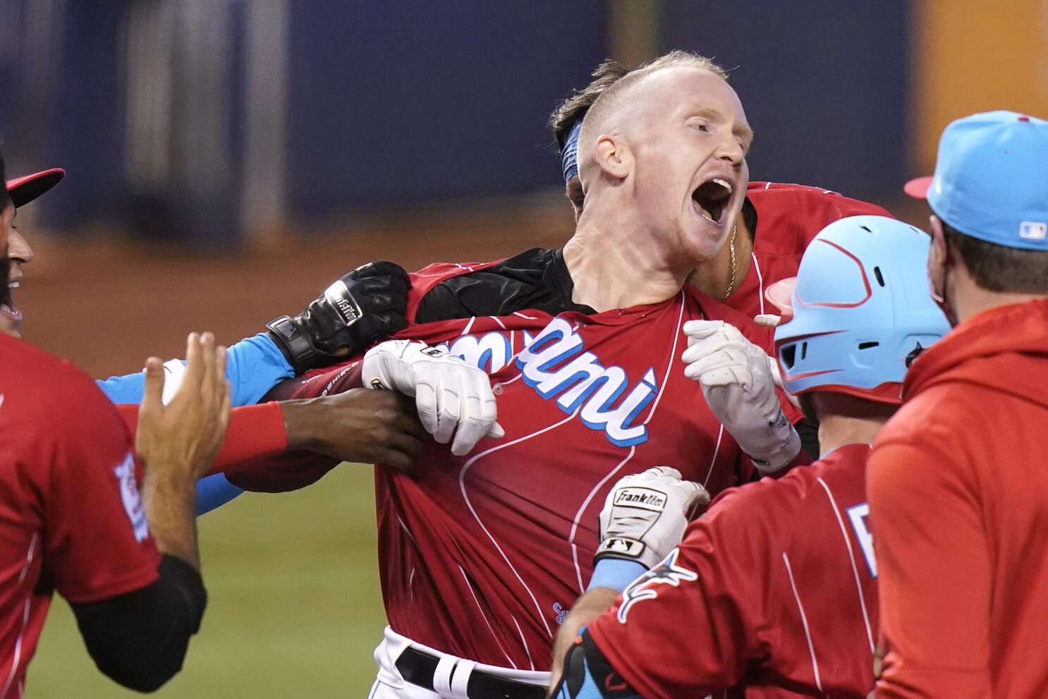 Garrett Cooper's 2-run HR in 9th sends Marlins over Mets 3-1 - The