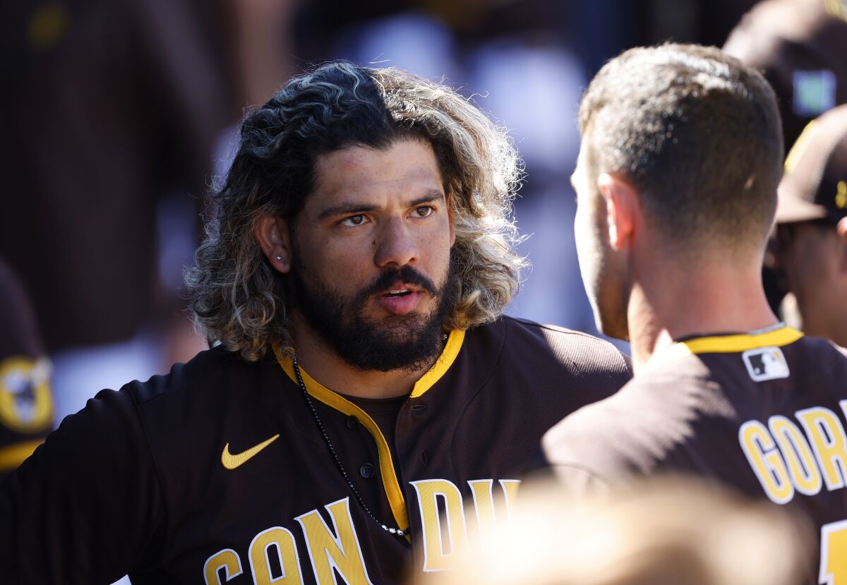 Column Wheels of Padres catcher 'The Bear' Alfaro wow teammates