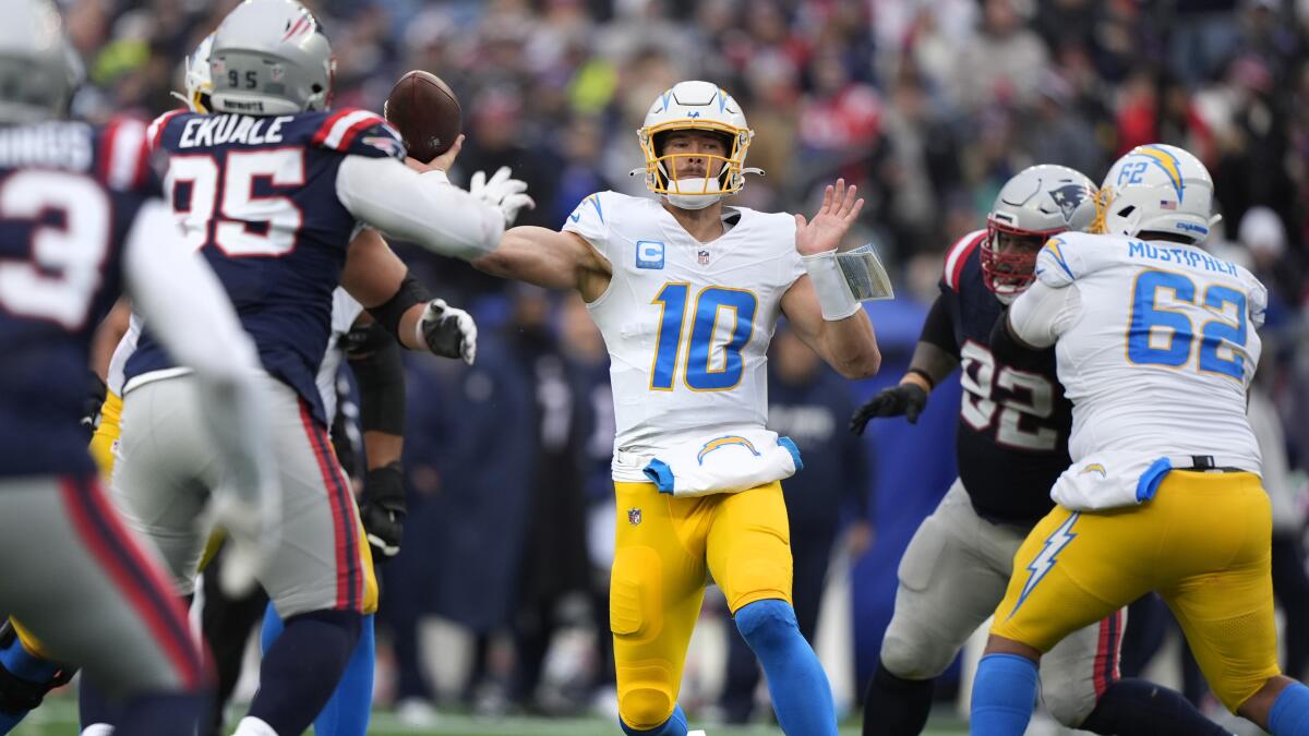 Chargers Dominate Patriots in Convincing Fashion: A Game of Records and Injuries Chargers Dominate Patriots in Convincing Fashion: A Game of Records and Injuries