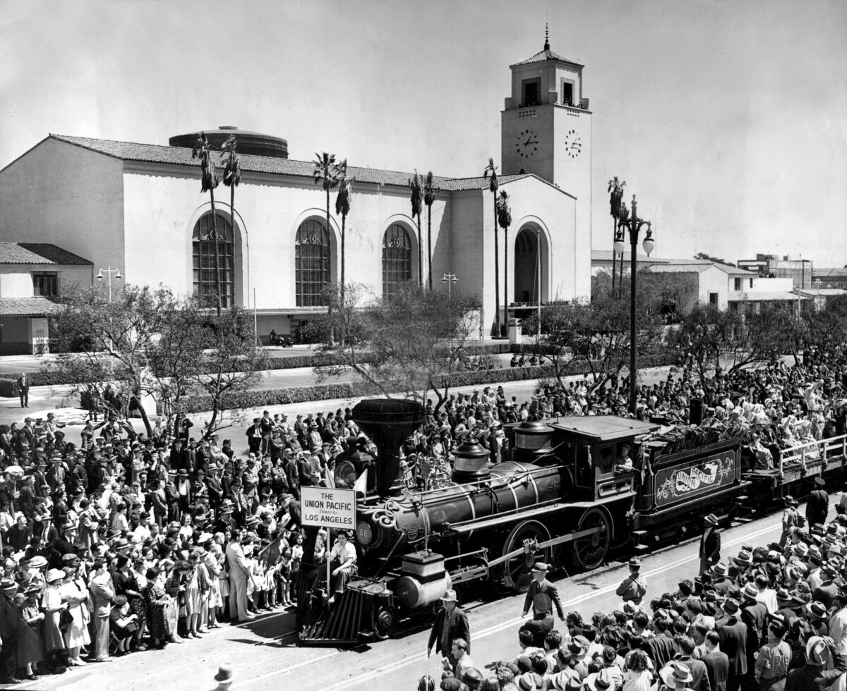 Crowds gather for the opening of Union Station in 1939.