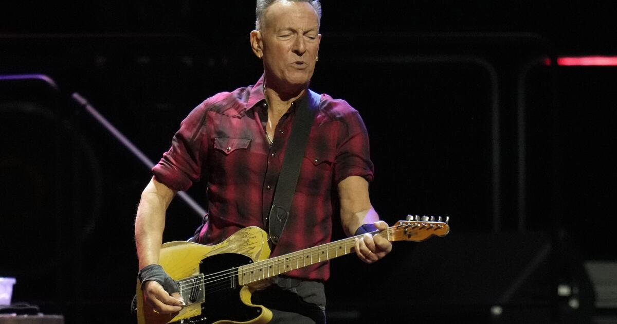 Bruce Springsteen's tour, delayed by illness, arrives in San Diego on