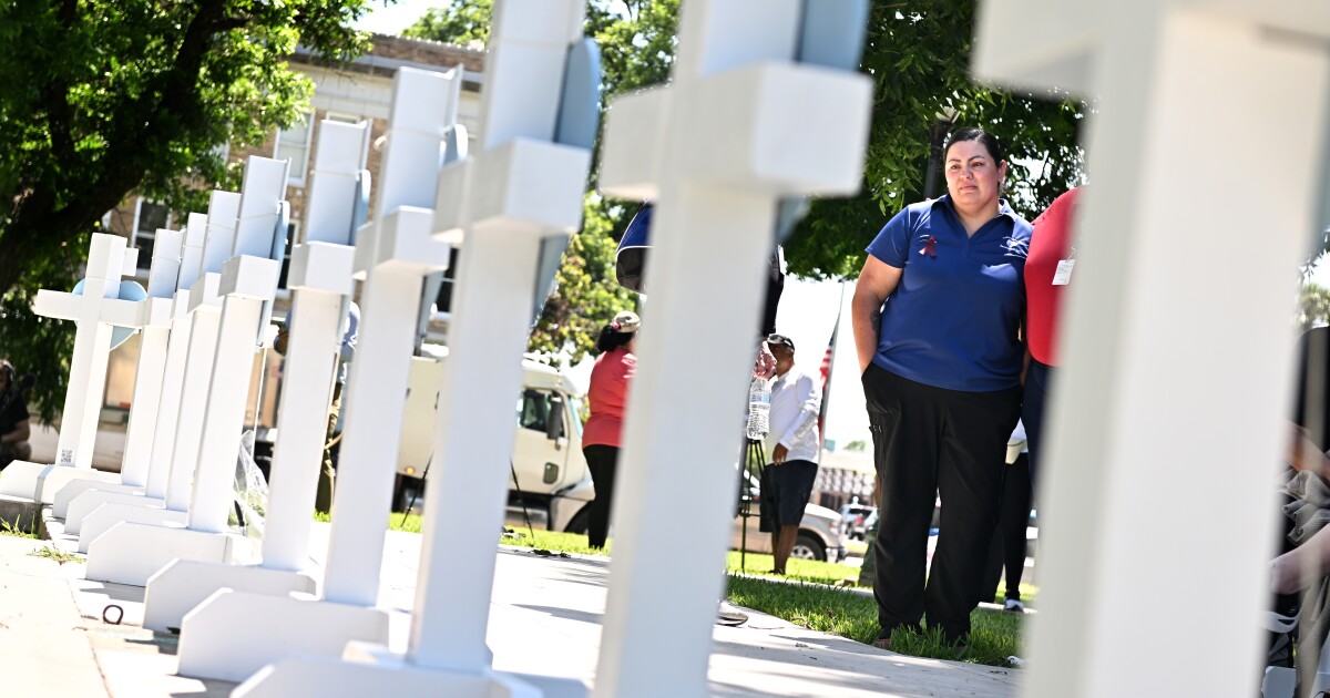 Outrage, anger over police delays at Texas school after gunman opened fire Outrage, anger over police delays at Texas school after gunman opened fire